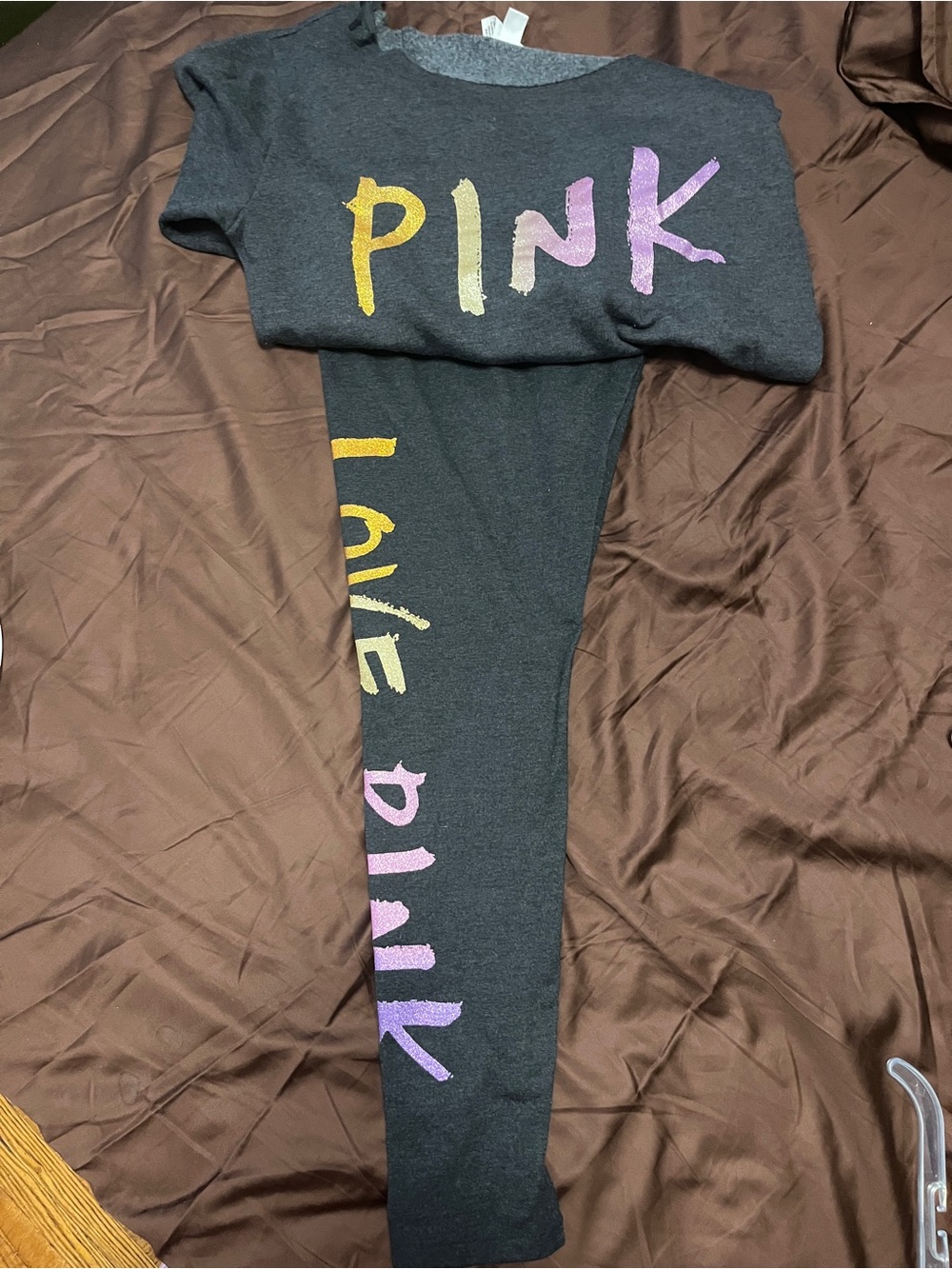 PINK Victoria's Secret Women's Charcoal Gray Off-Shoulder Sweat Shirt & Leggings